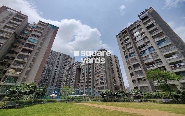 JP Iscon Platinum Tower View