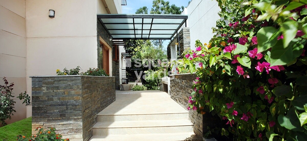 Arbors by the Lake Amenities-Features