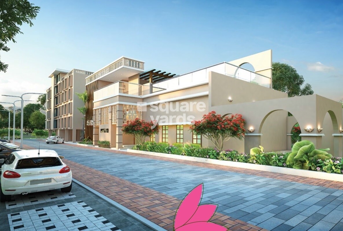 Bren Zahara Clubhouse External Image