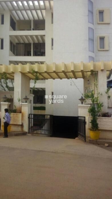 Daadys Olive Entrance View