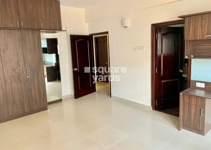 Elegant Solitaire Apartment Interiors 3