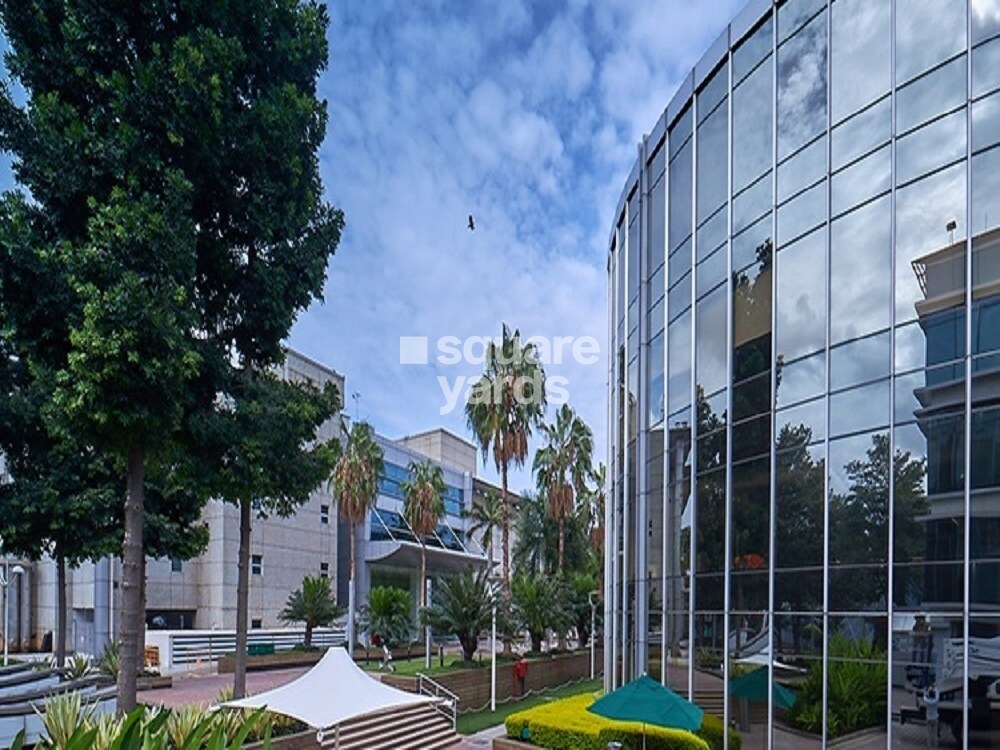 Embassy Golf Links Business Park Amenities-Features