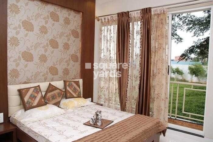 GM Infinite Daffodils