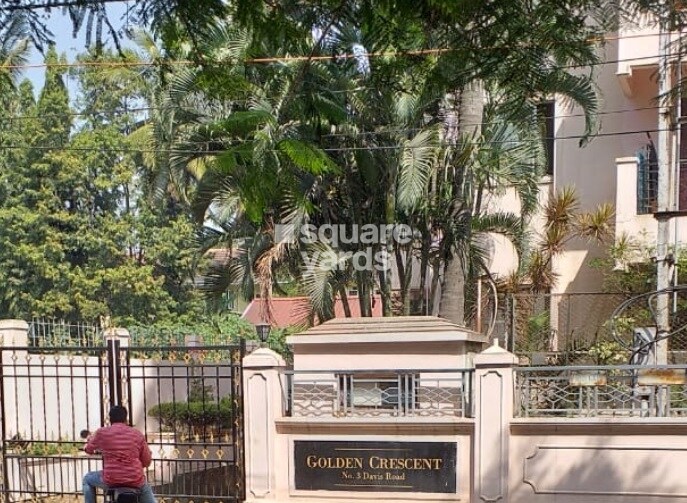 Golden Crescent Entrance View