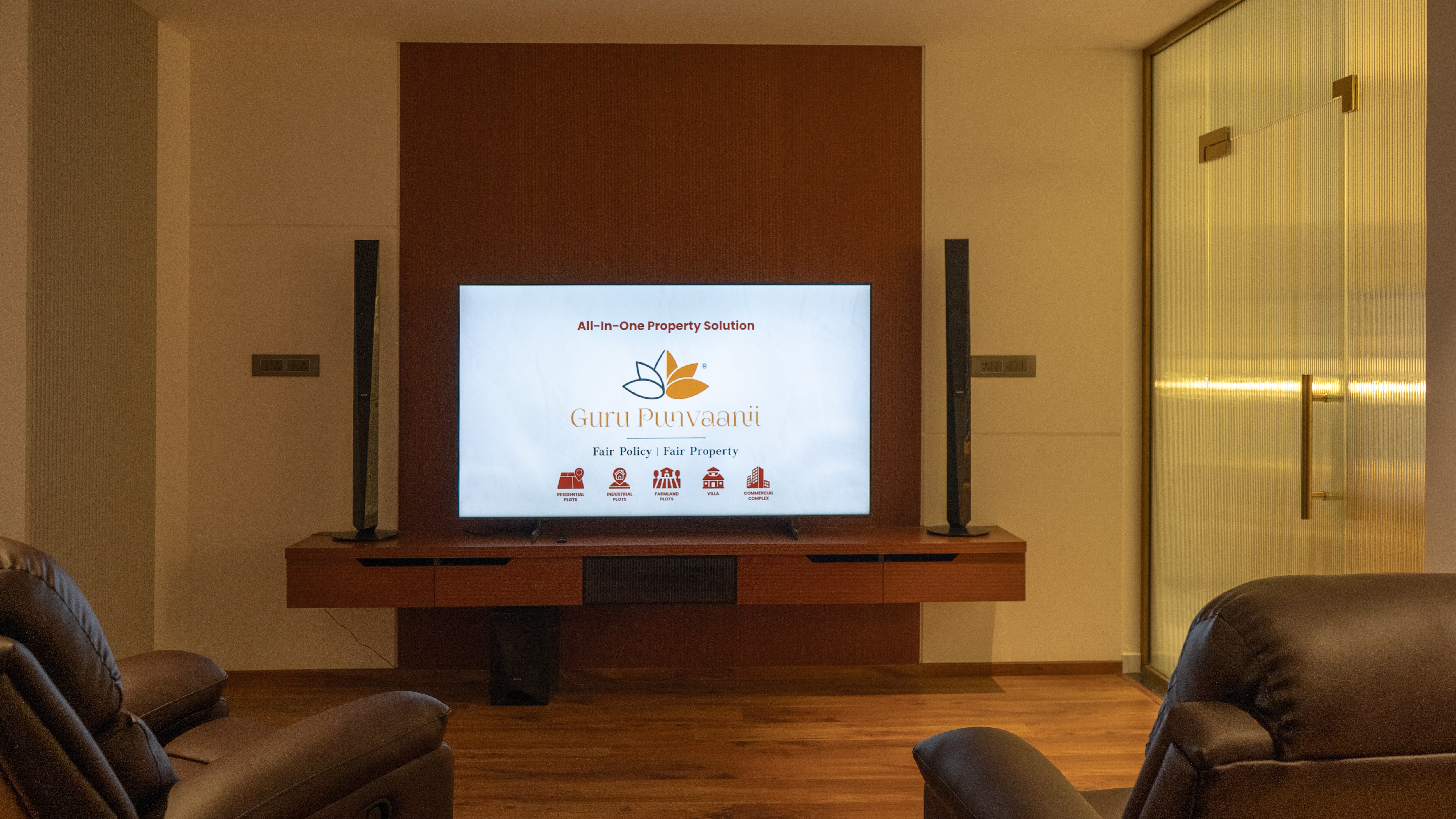 Guru Punvaanii Elegance