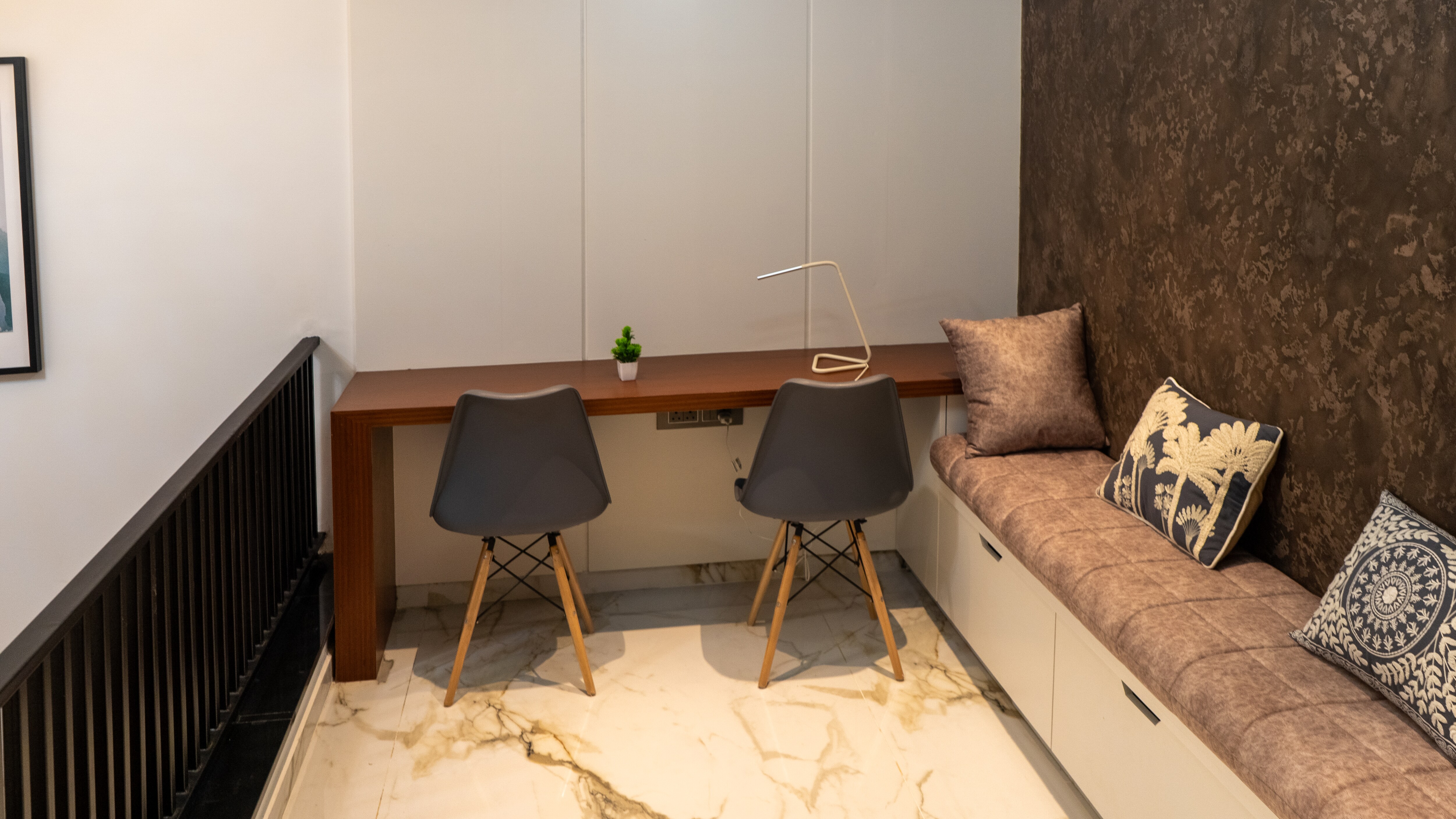 Guru Punvaanii Elegance