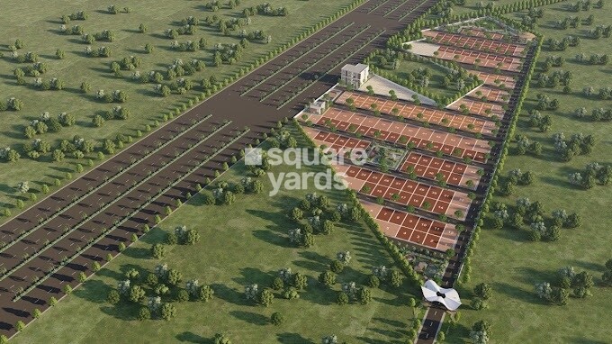 Guru-Punvaanii-Etasha_a train on a train track in a rural area