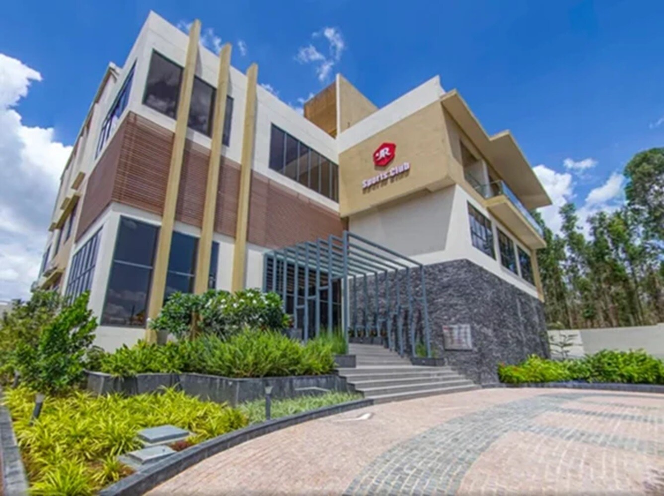 JR Club Class Clubhouse External Image