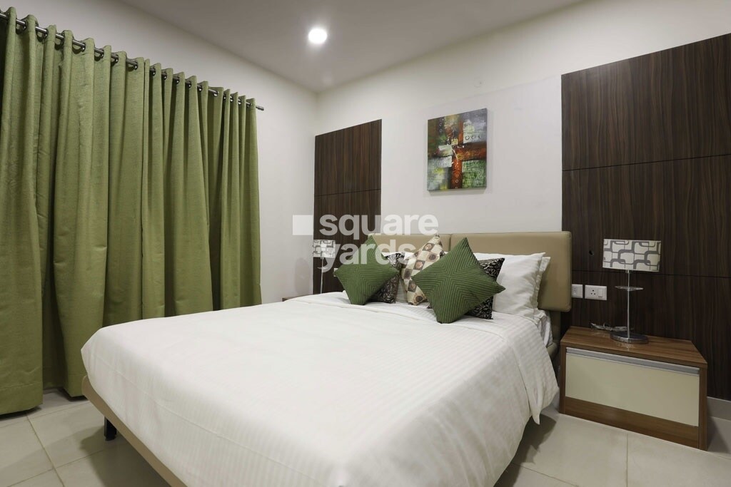 Mantri Primus Reflection