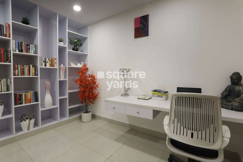 Mantri Primus Reflection