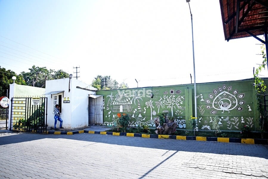 Peninsula Infra Pinnacles