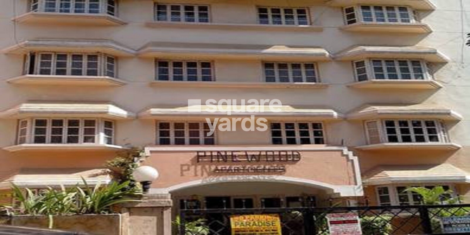 Pinewood Apartments Featured Image