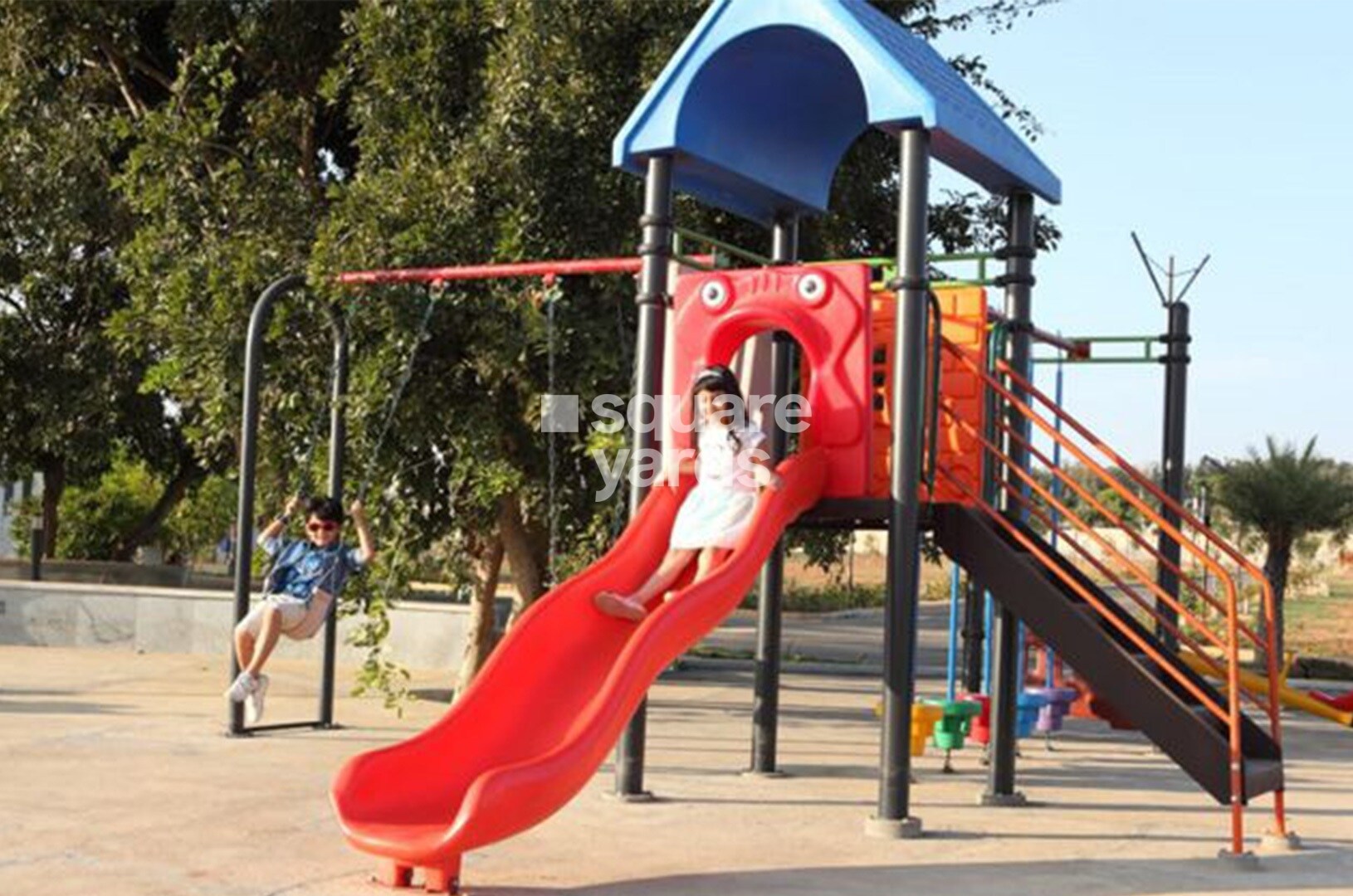 Pioneer East Avvenue Amenities-Features