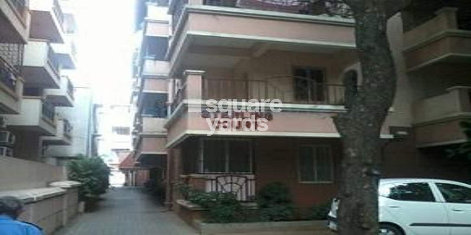 Sterling Courts
