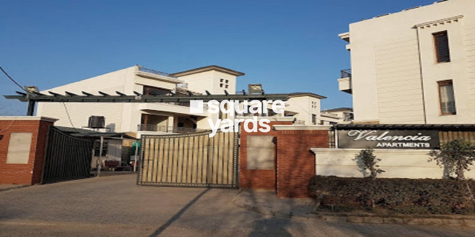 Valencia Apartments Featured Image