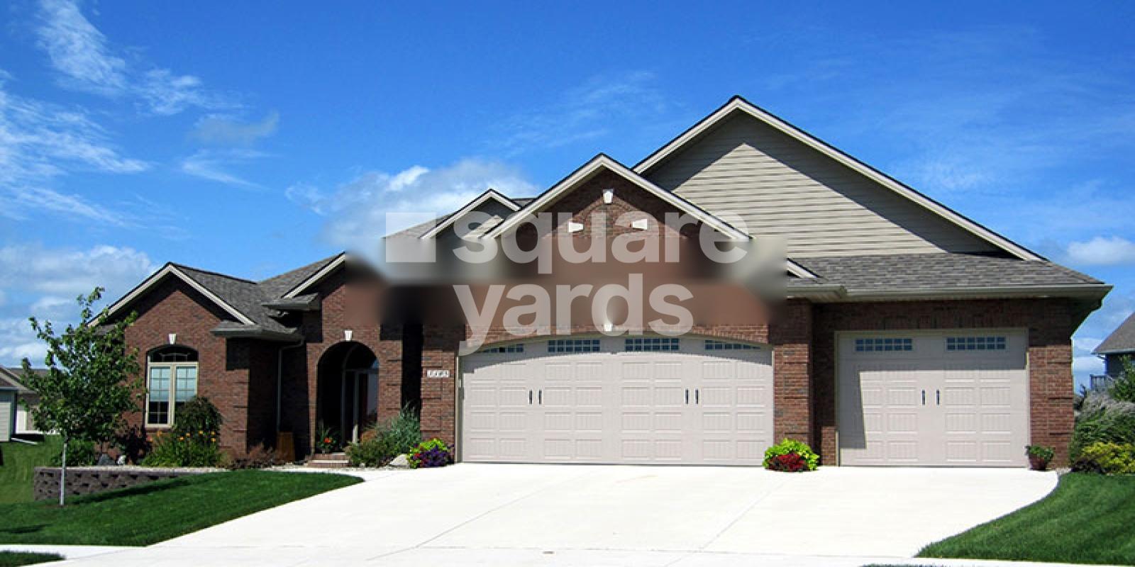 Everest Emerald Featured Image