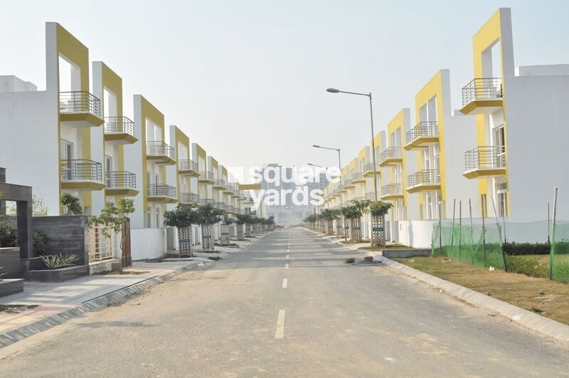 BPTP Parklands Villa Tower View 4