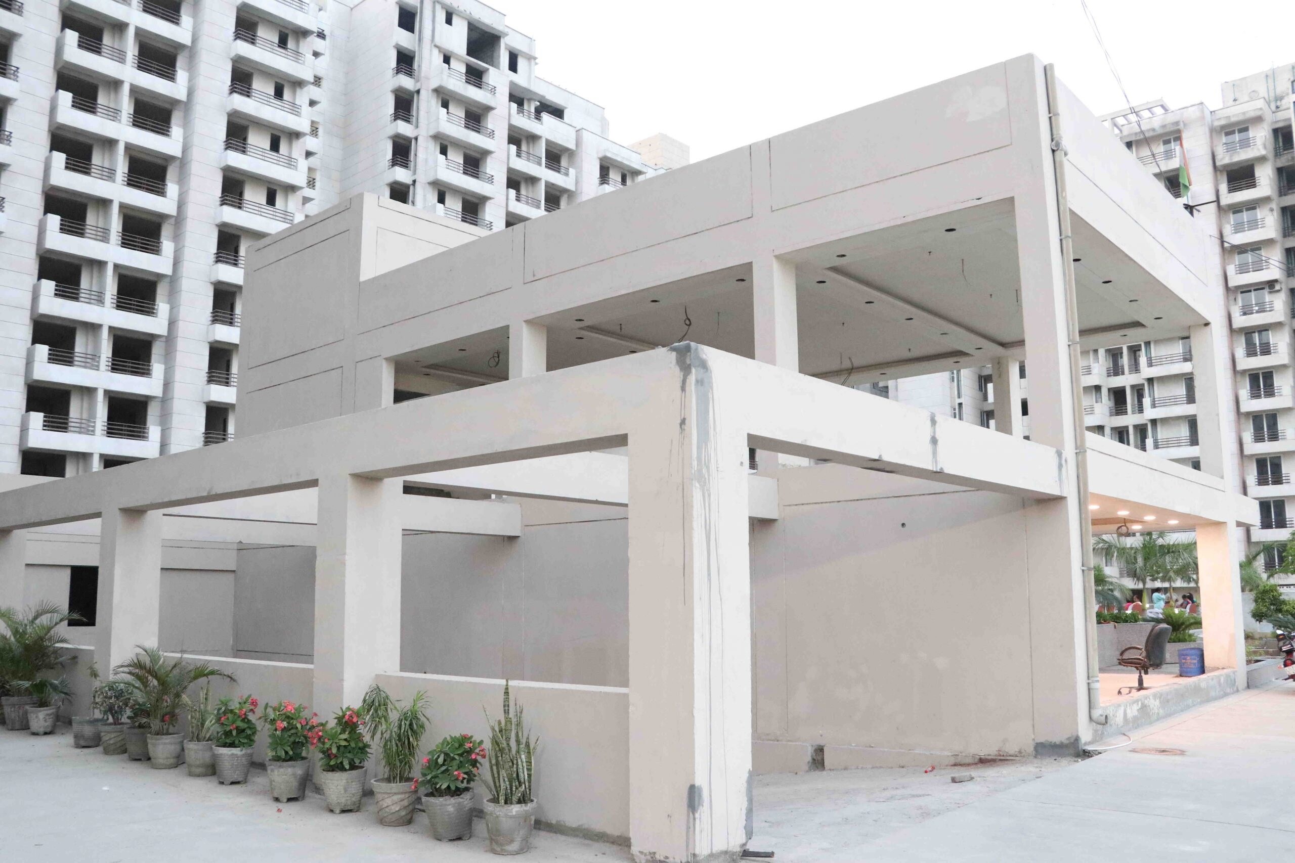 Care The Alien Court