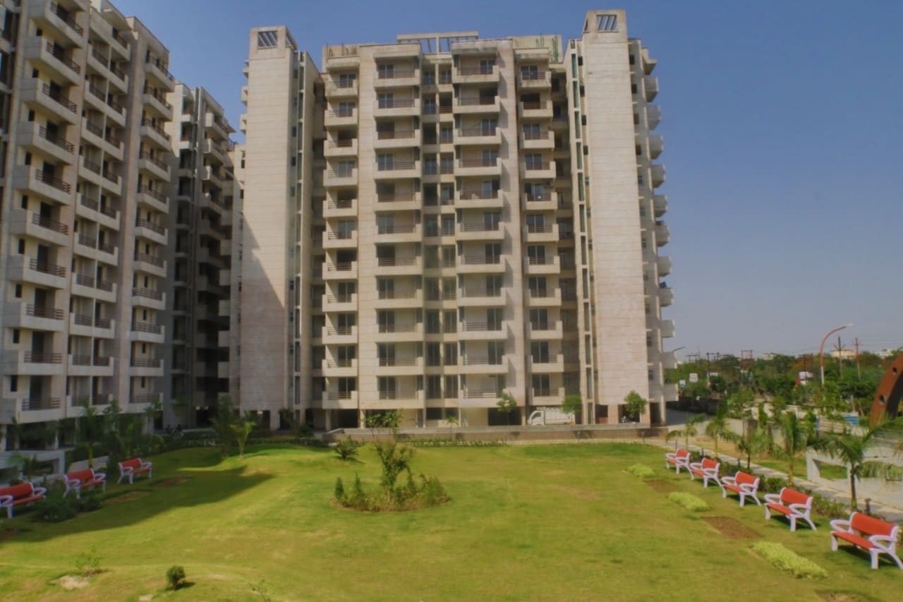 Care The Alien Court