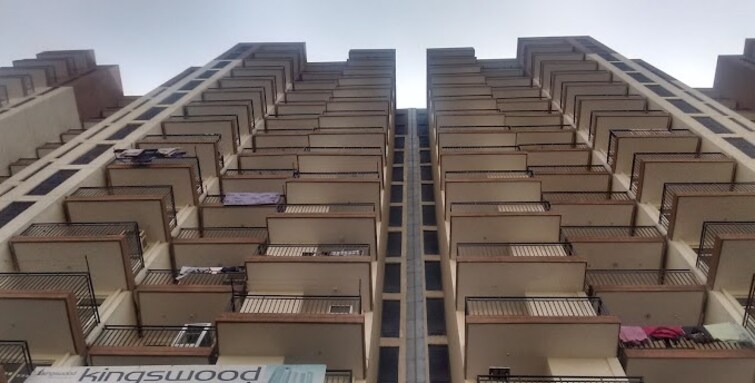Kingswood Court Apartment Exteriors 2