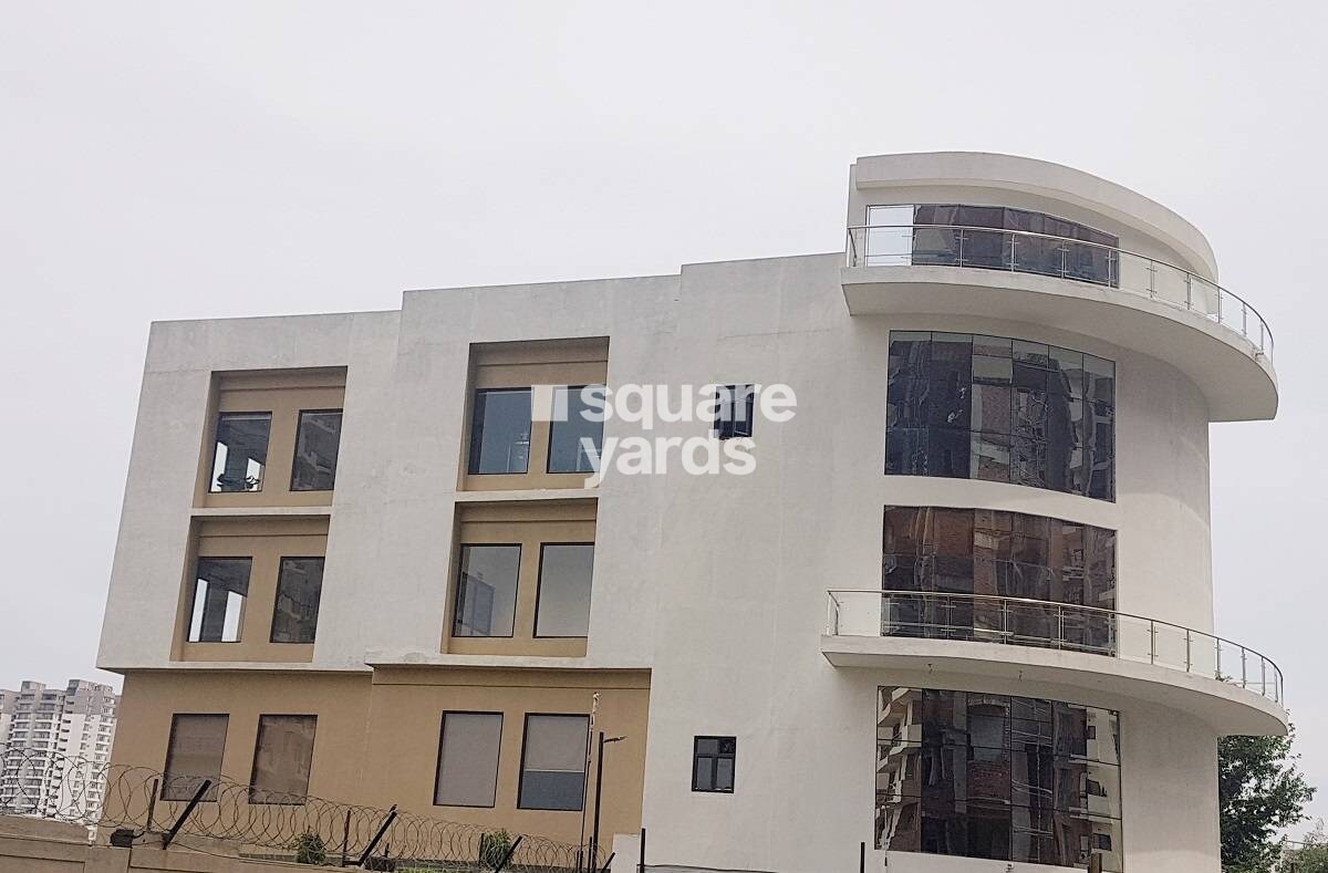 SG Grand Clubhouse External Image