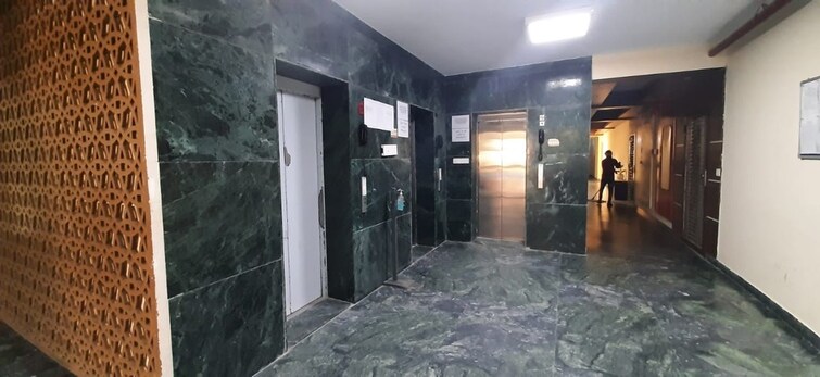 SG Oasis Lift Lobby Image