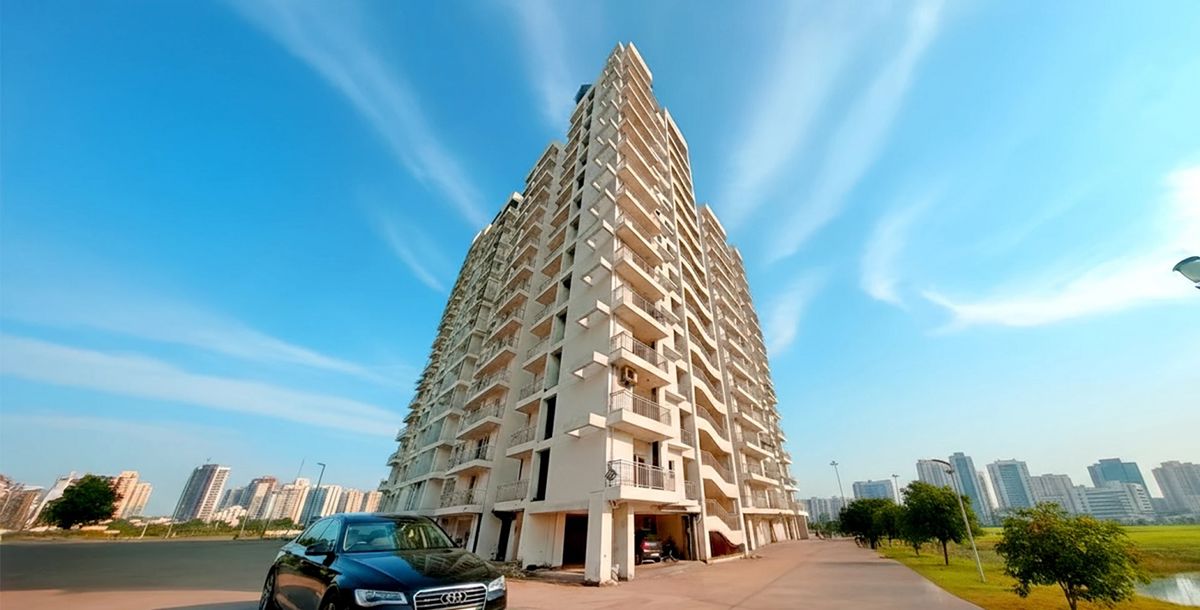 VVIP Nest Apartment Exteriors