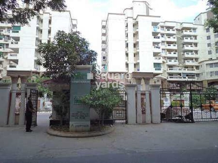 Assotech Golf Vista Apartment Tower View 1