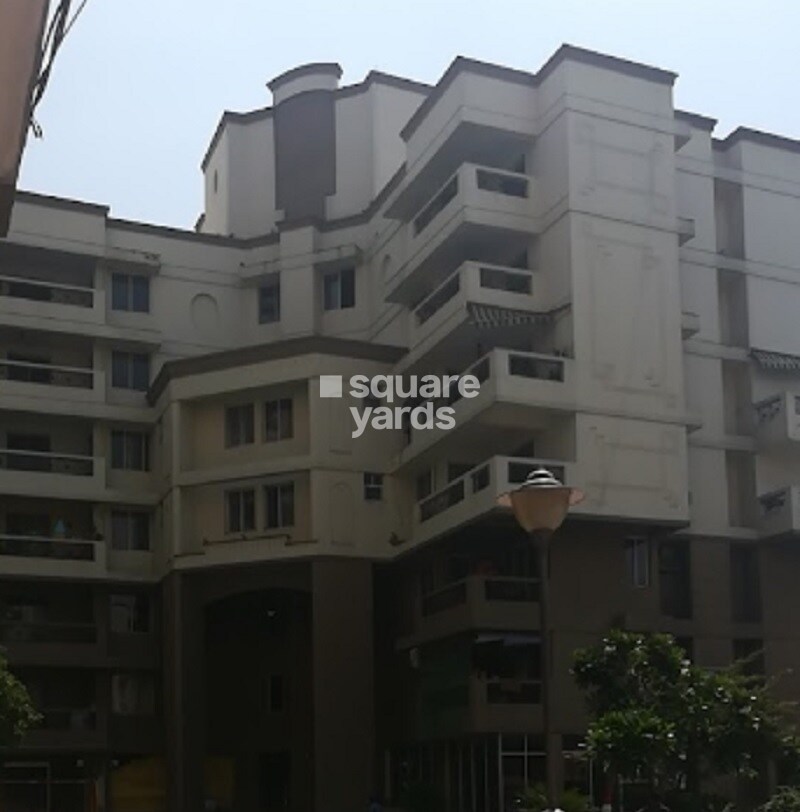 Assotech Golf Vista Apartment