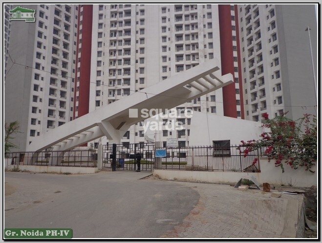 AWHO Twin Towers PH4 Entrance View