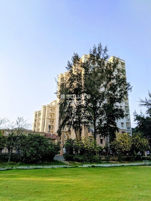 Eldeco ITBP Himveer Golf View Apartments