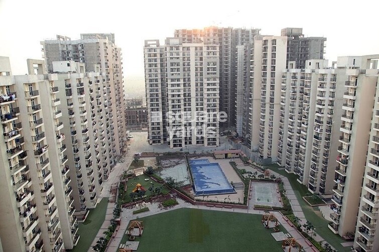 Gaur City 5th Avenue Amenities-Features 1