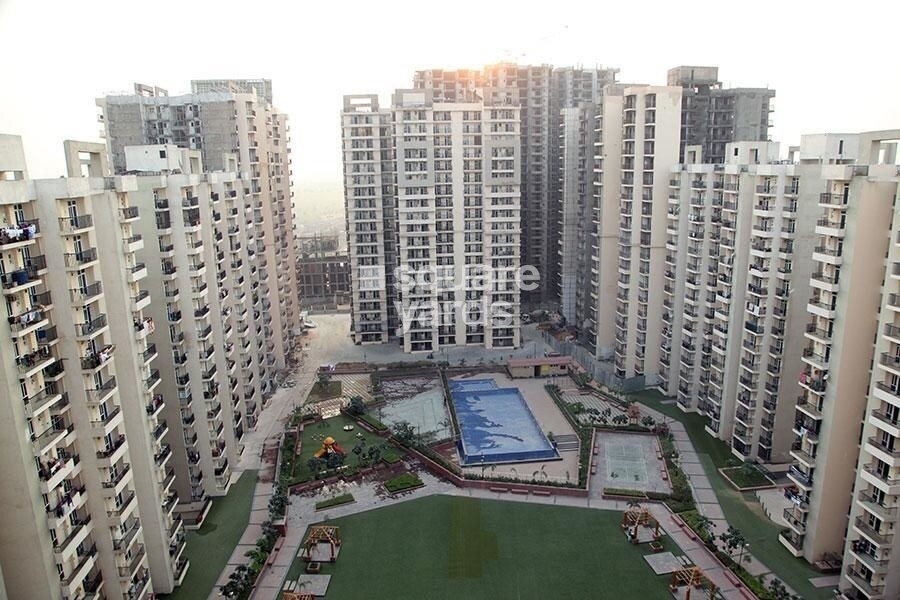 Gaur City 5th Avenue Amenities-Features 1