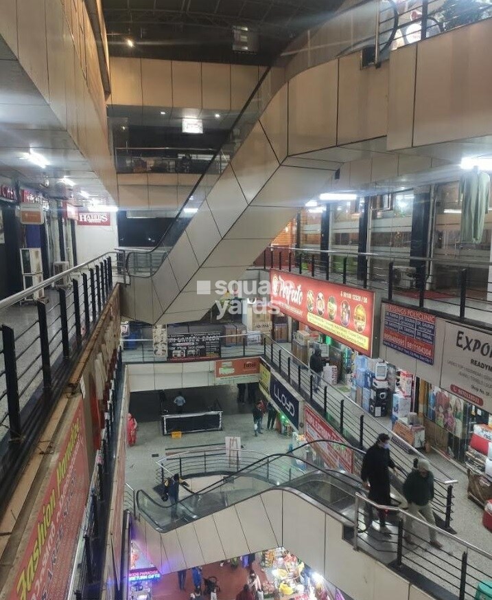 Gaur City Plaza