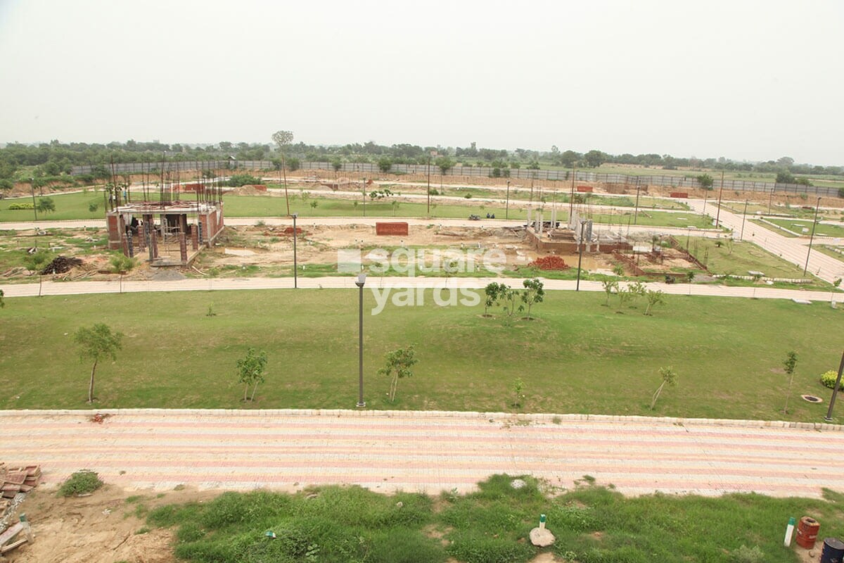 Gaur Yamuna City 2nd Park View Greens Image 1