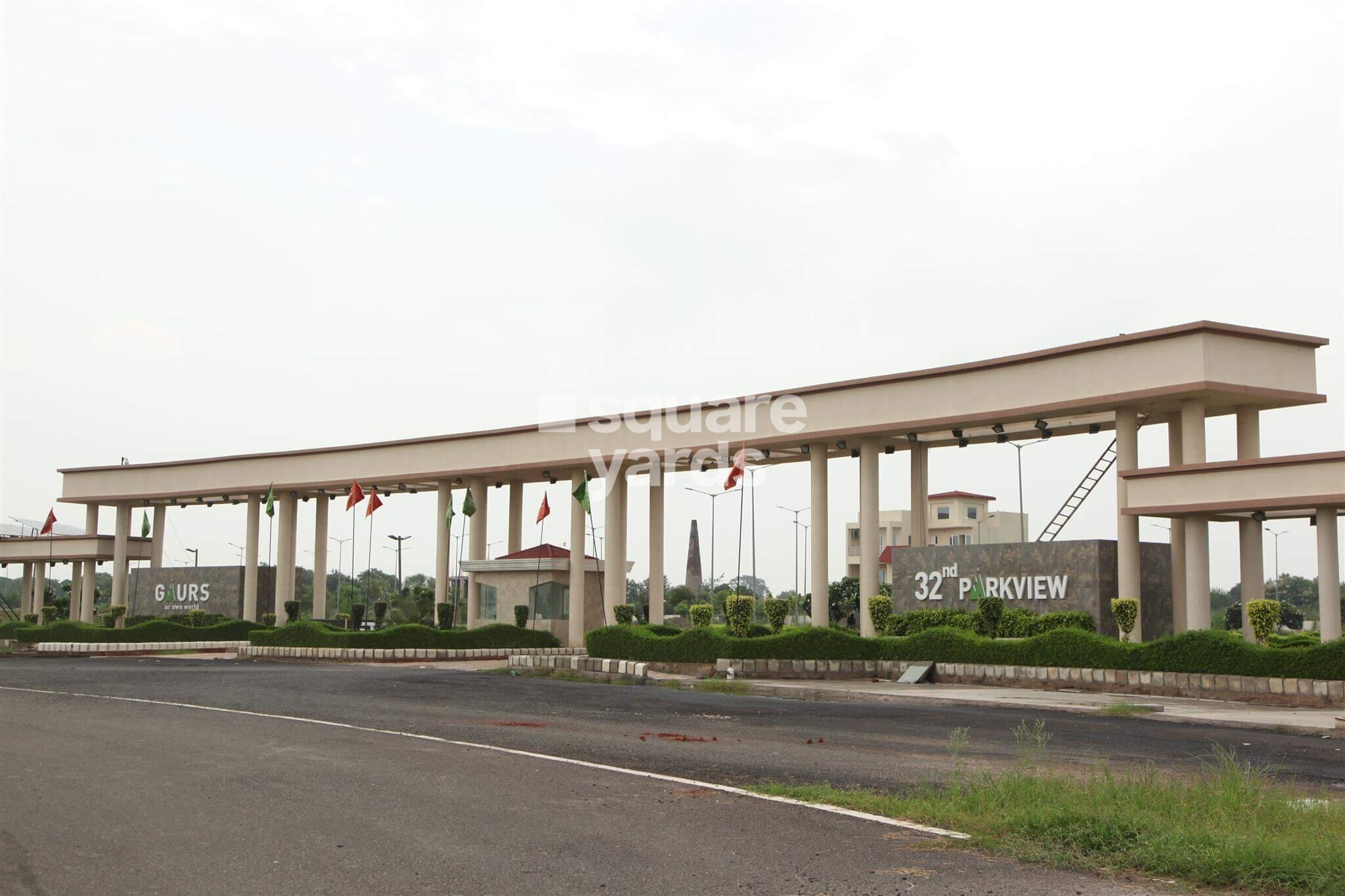 Gaur Yamuna City 32nd Park View