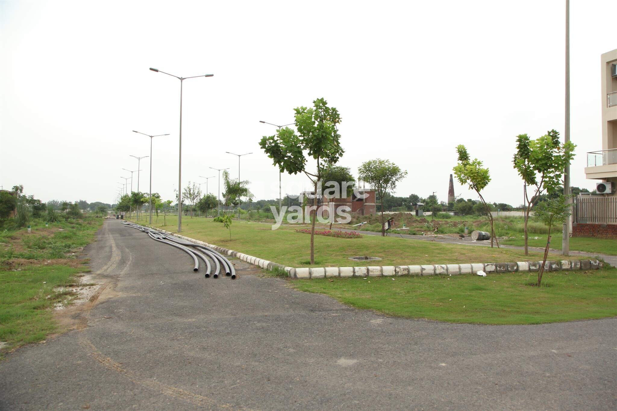 Gaur Yamuna City 32nd Park View Greens Image 3