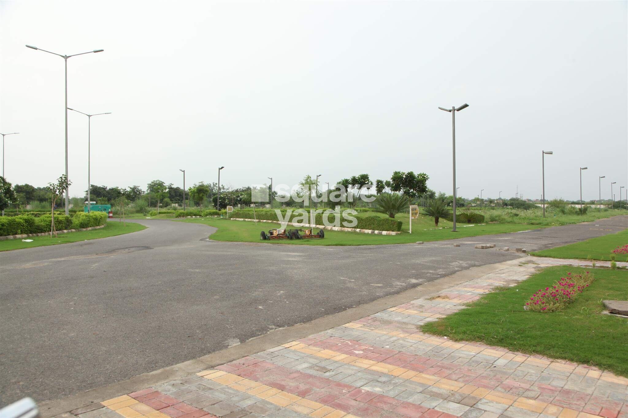Gaur Yamuna City 32nd Park View