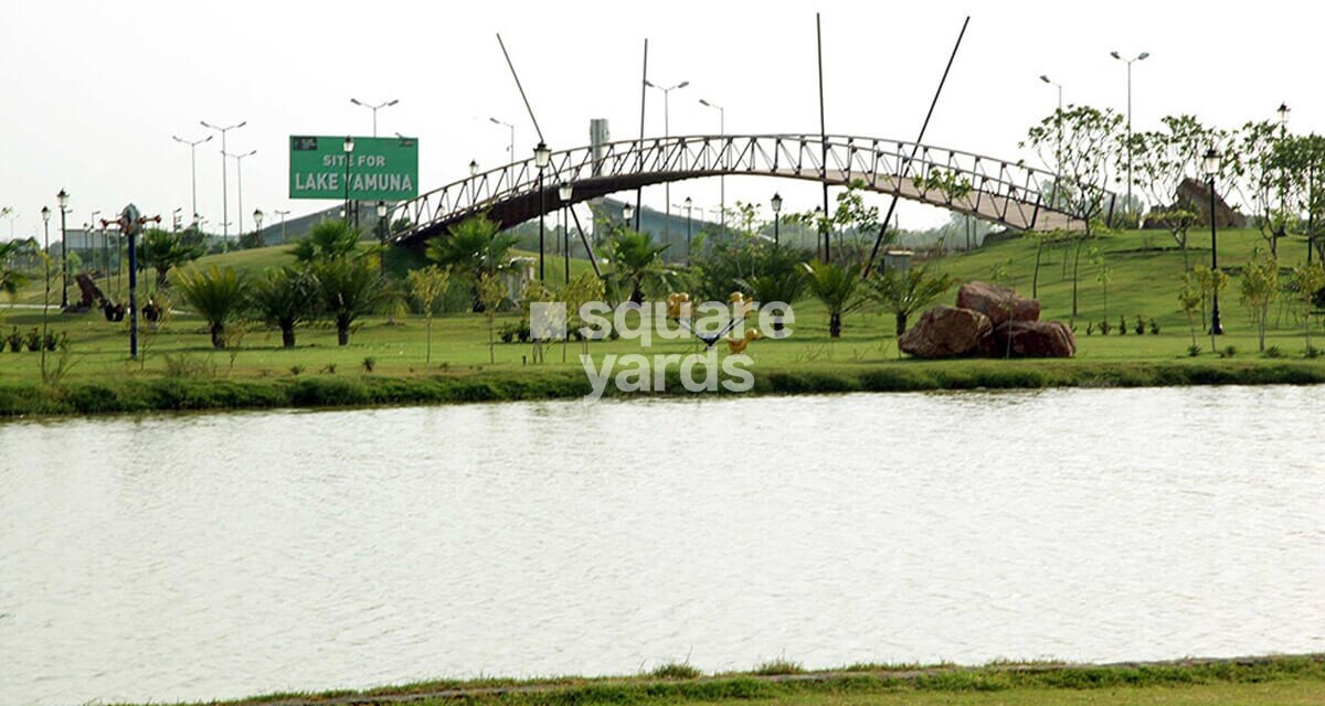 Gaur Yamuna City 32nd Park View