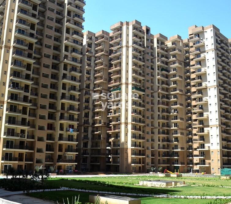 La Residentia Tower View