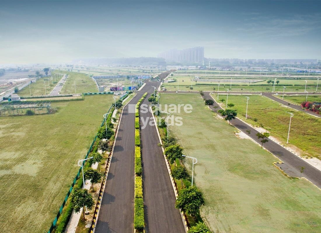 Orris Greenbay Golf Village Plots Amenities-Features 4