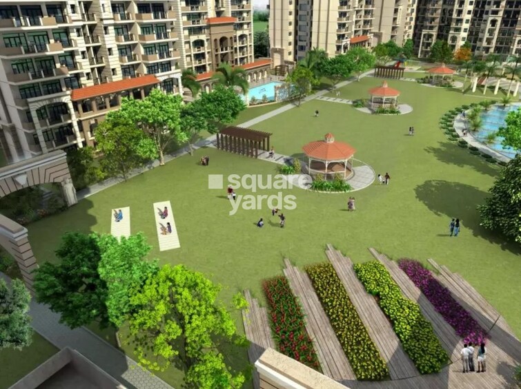 Skyline Speedway Avenue Amenities-Features