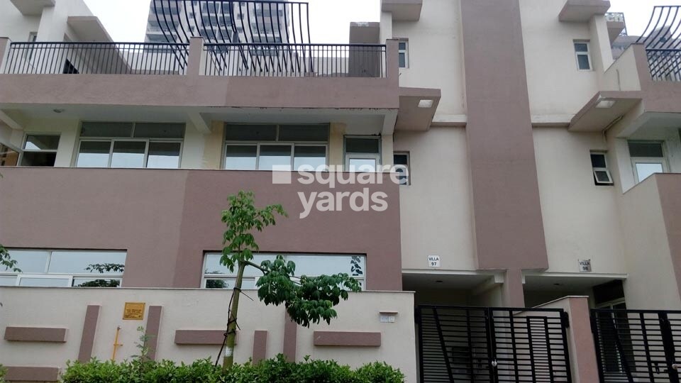 Supertech Czar Villa Tower View