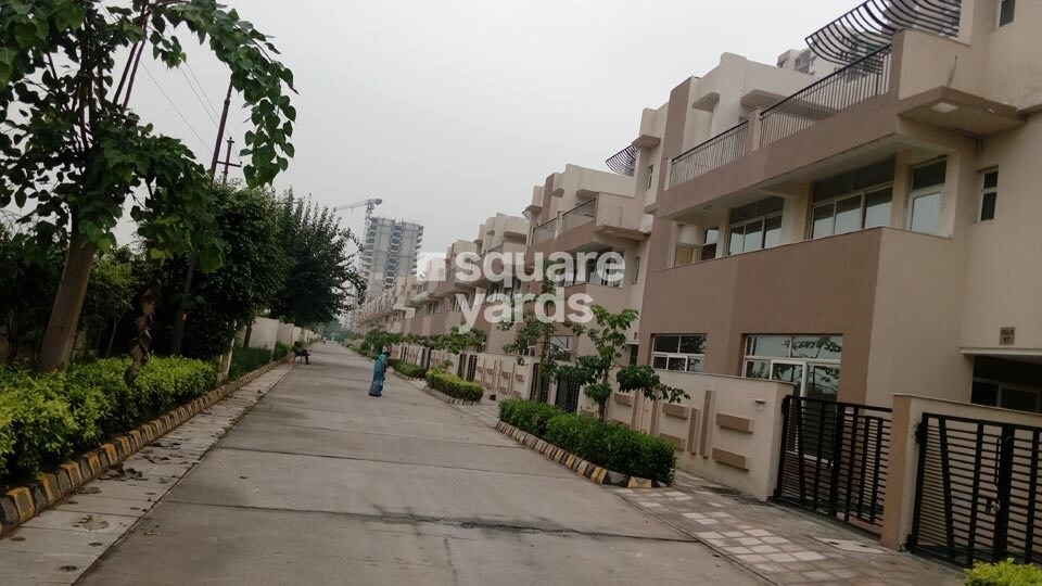 Supertech Czar Villa Tower View 3