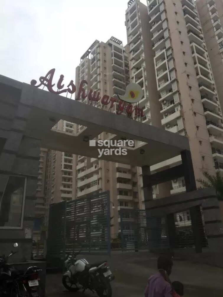 Wall Rock Aishwaryam Entrance View