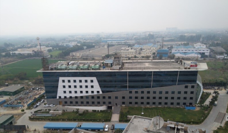 Wegmans Business Park Apartment Exteriors 1