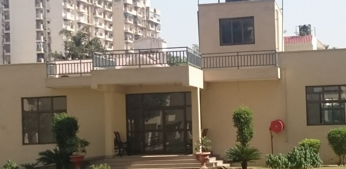 Ardee City Palm Grove Heights Apartment Exteriors