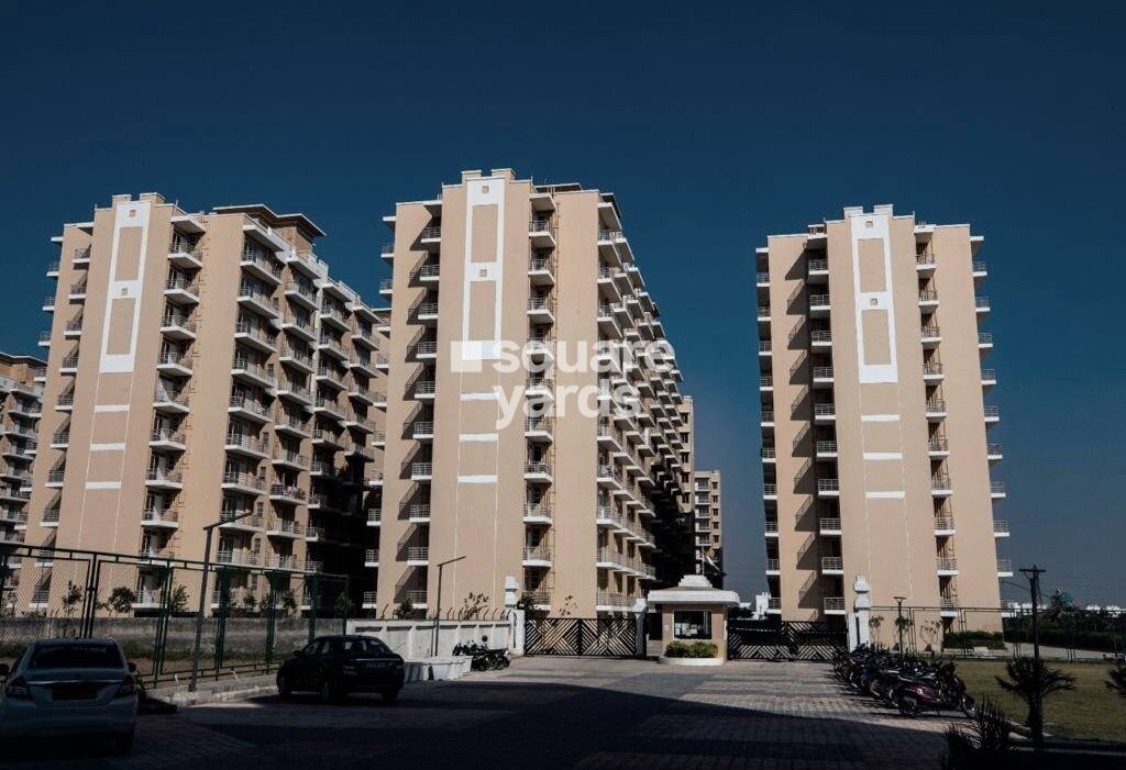 Breez Global Heights Tower View 7