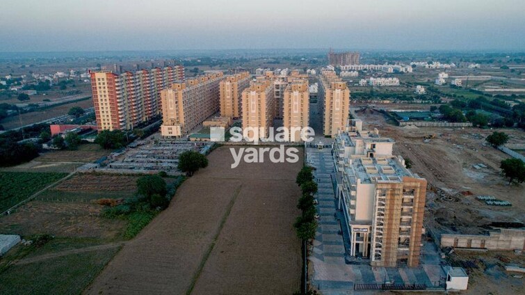 Breez Global Heights Tower View 4