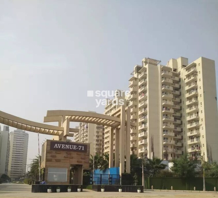 CHD Avenue 71 Entrance View